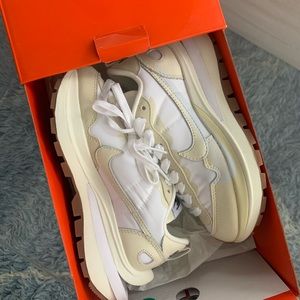 NIKE VAPORWAFFLE / SACAI WHITE SAIL Women’s sz 6 Men’s sz 4 EUR 36